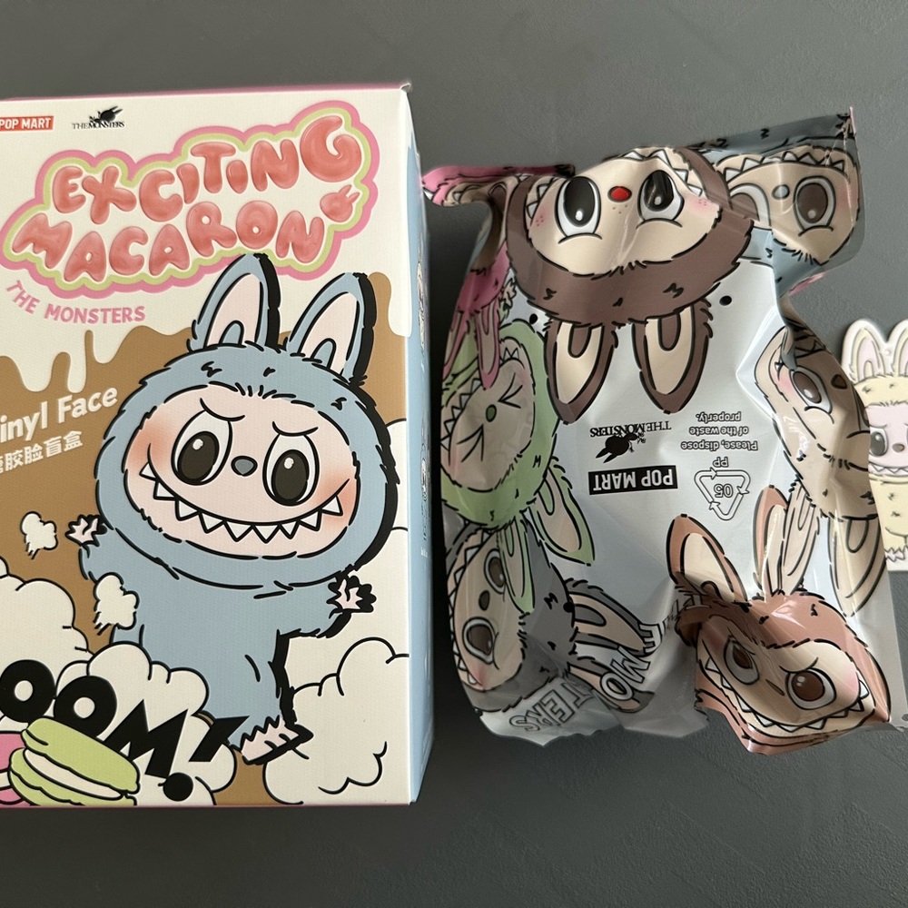 POP MART Exciting Macaron Labubu - Soymilk
